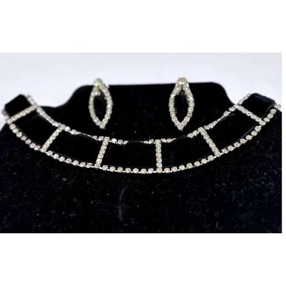 Authentic vintage Hobé 1940s Sparkling Velvet Choker Necklace & Earrings Set